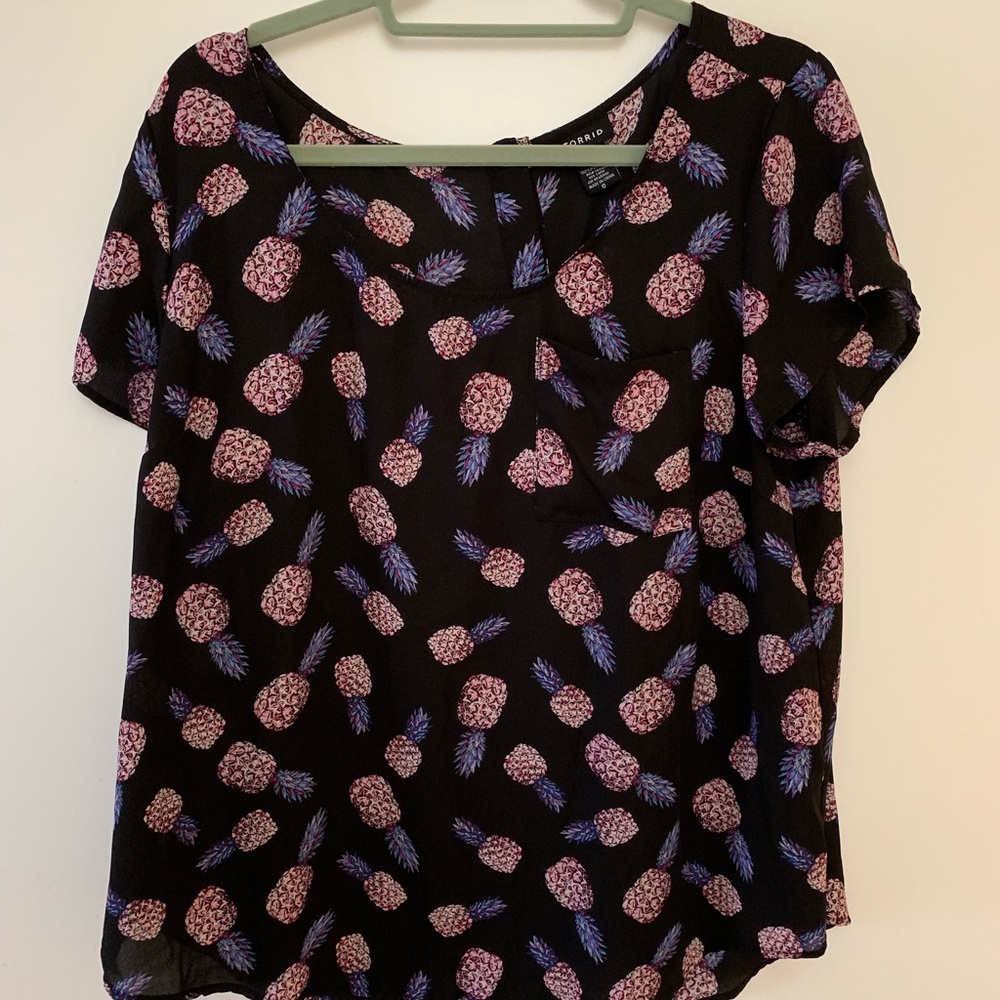 AWESOME Torrid Pinneapple Top Size 0